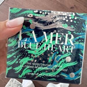 La Mer Blue Heart Cream with Green and Blue Design